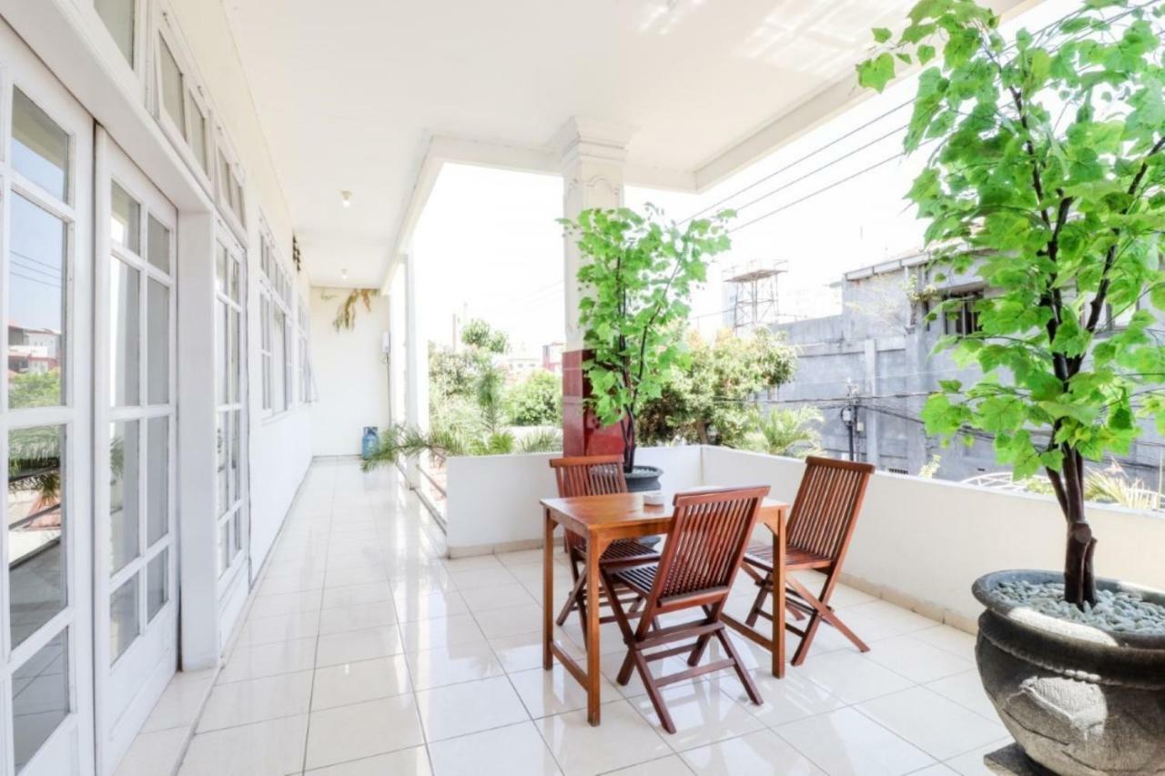 Palmyra Hostel Malang Zewnętrze zdjęcie