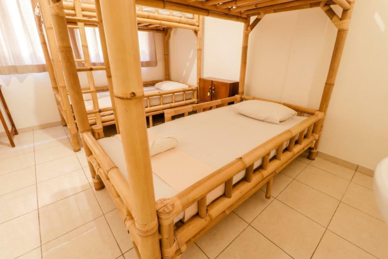 Palmyra Hostel Malang Zewnętrze zdjęcie