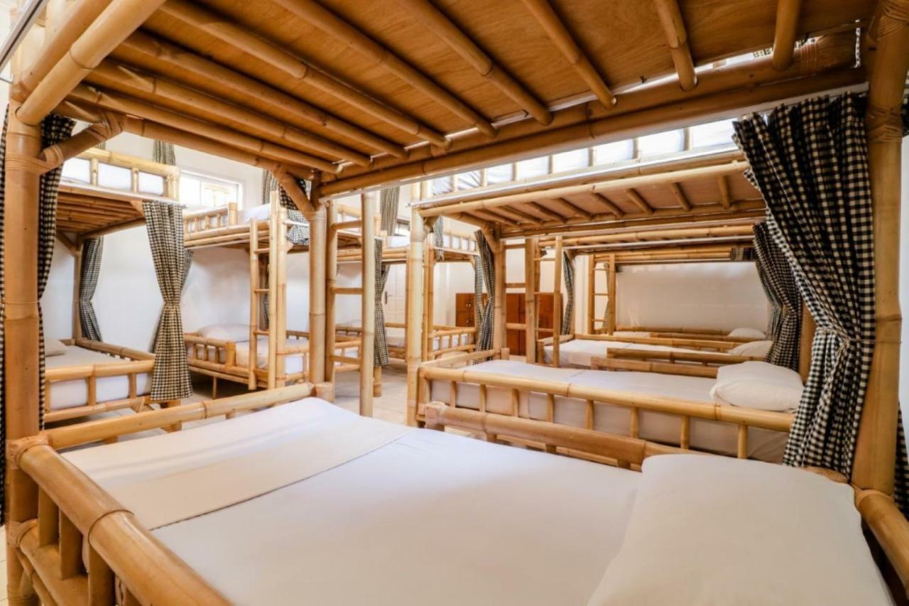Palmyra Hostel Malang Zewnętrze zdjęcie