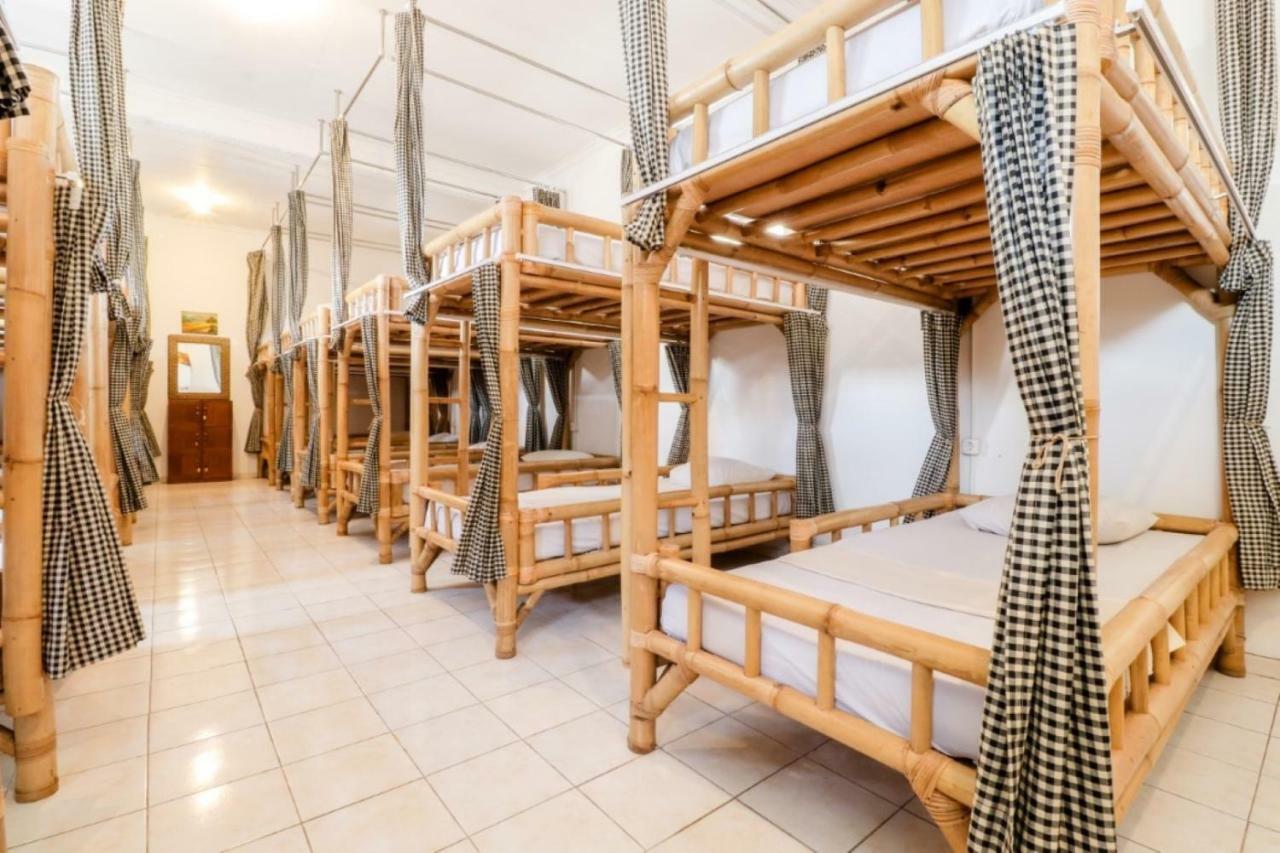 Palmyra Hostel Malang Zewnętrze zdjęcie