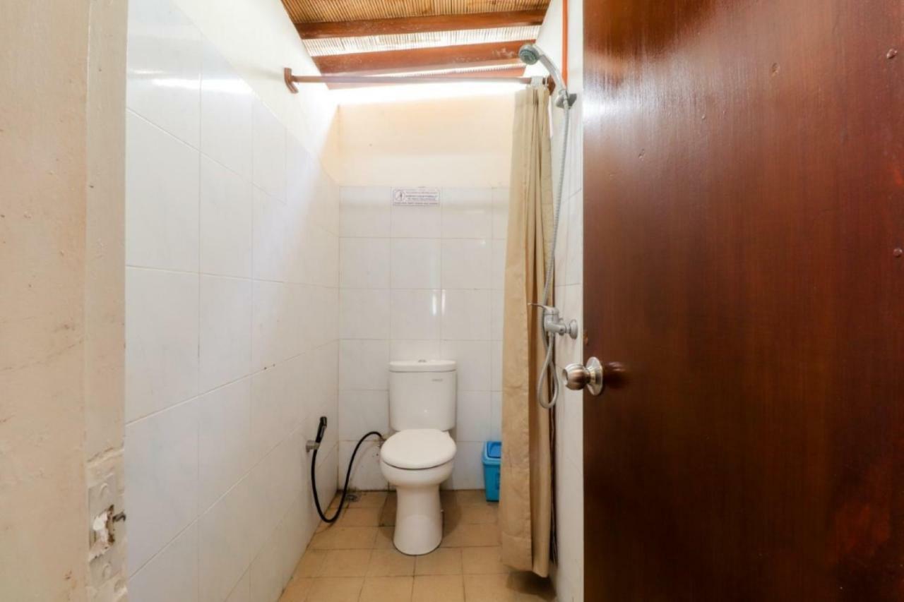 Palmyra Hostel Malang Zewnętrze zdjęcie