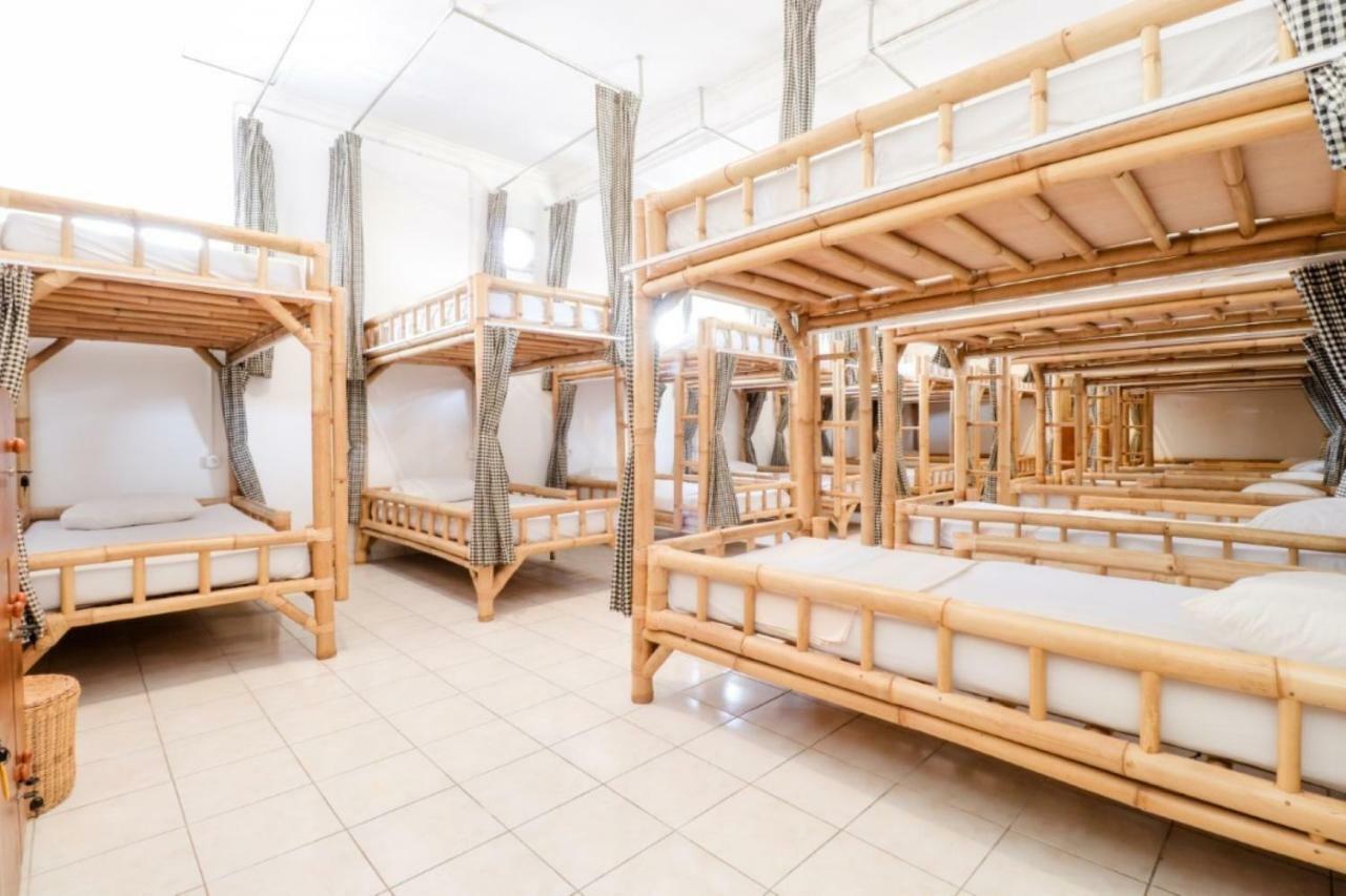 Palmyra Hostel Malang Zewnętrze zdjęcie