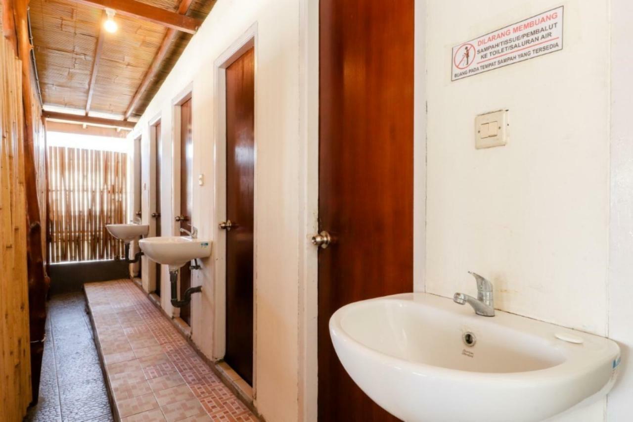 Palmyra Hostel Malang Zewnętrze zdjęcie