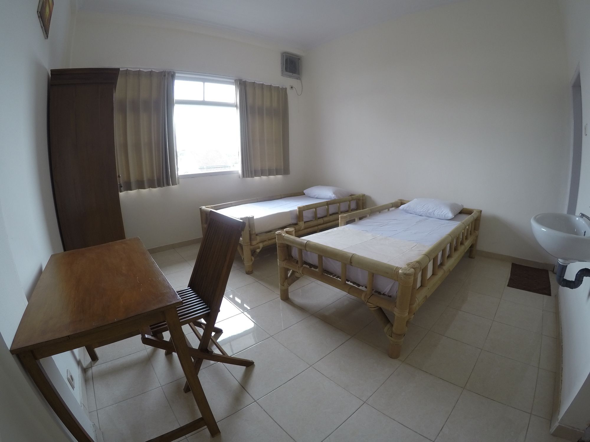 Palmyra Hostel Malang Zewnętrze zdjęcie