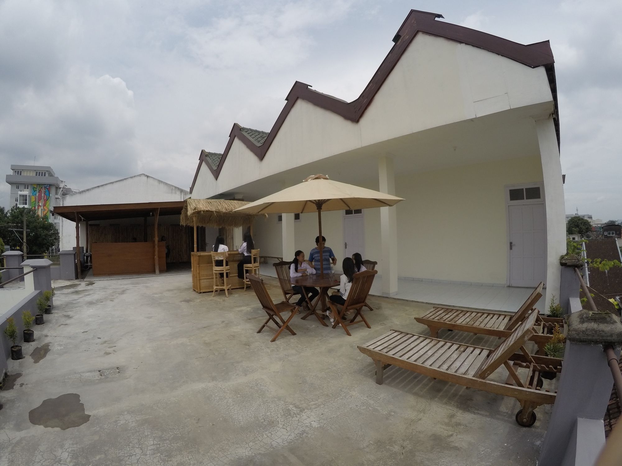 Palmyra Hostel Malang Zewnętrze zdjęcie