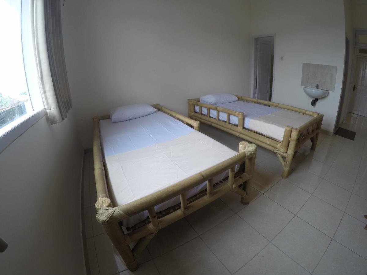 Palmyra Hostel Malang Zewnętrze zdjęcie